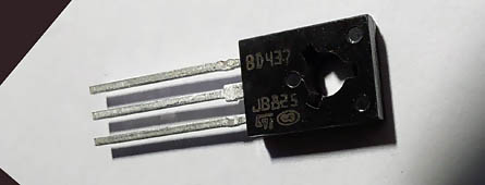 Transistor BD437